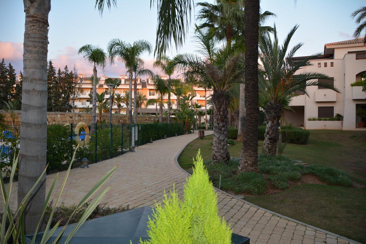 Apartment Medina De Banus Marbella Bagian luar foto