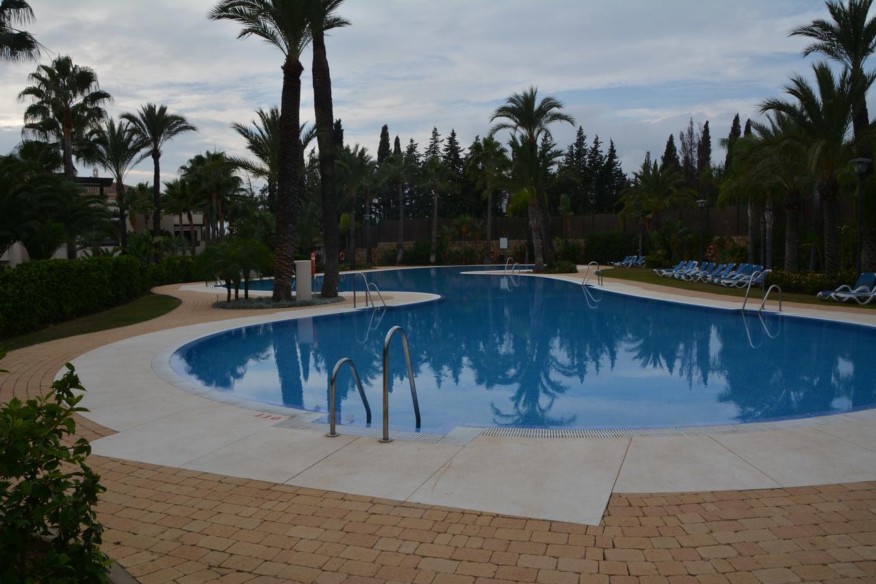 Apartment Medina De Banus Marbella Bagian luar foto