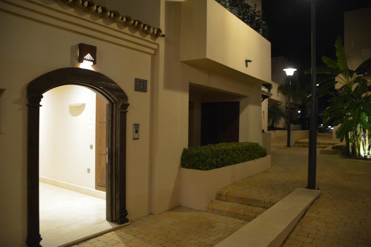 Apartment Medina De Banus Marbella Bagian luar foto